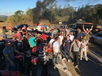 Câmara de Vereadores de Monte Belo do Sul apoia greve dos caminhoneiros e participa do  “tratoraço” com agricultores