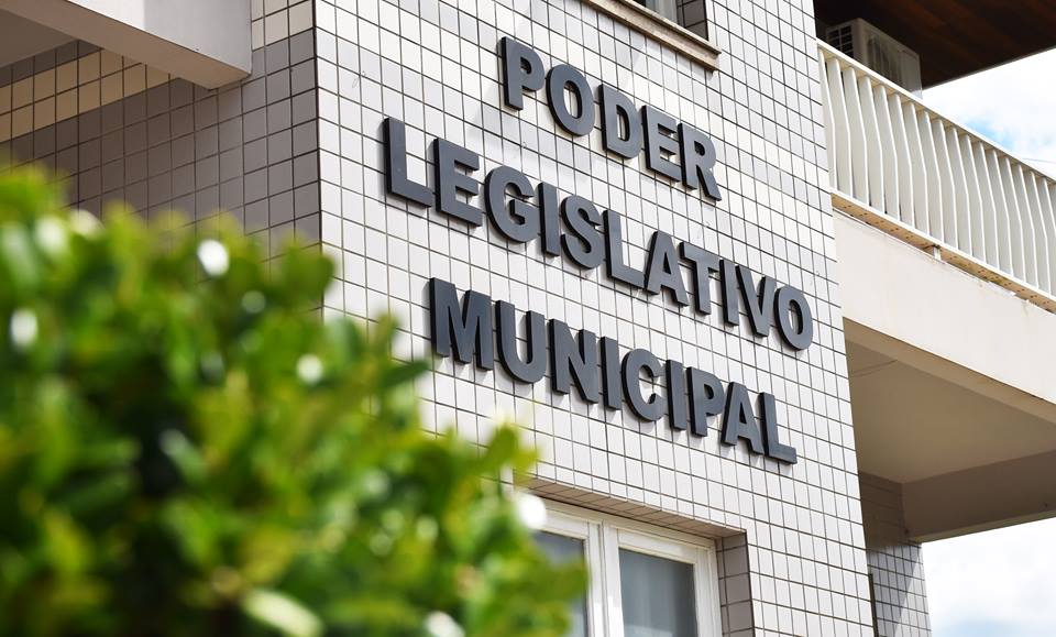 Câmara elege nova mesa diretora e vereadores devem votar cinco projetos