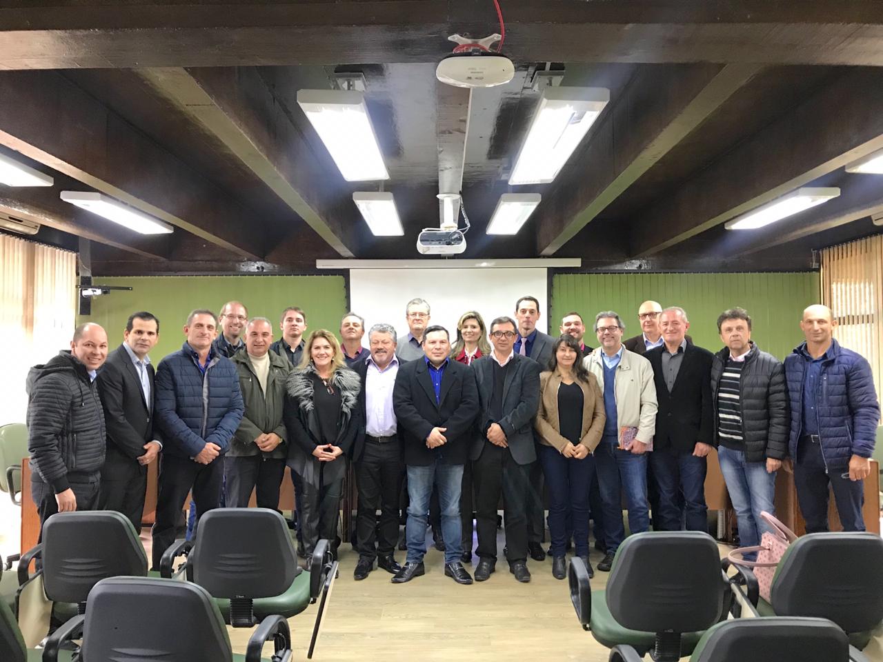 Câmara Monte Belo do Sul participa de reunião do Parlamento Regional