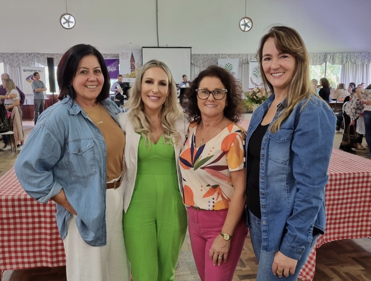 Vereadoras prestigiam o 4º Encontro Microrregional deMulheres Rurais, em Santa Tereza