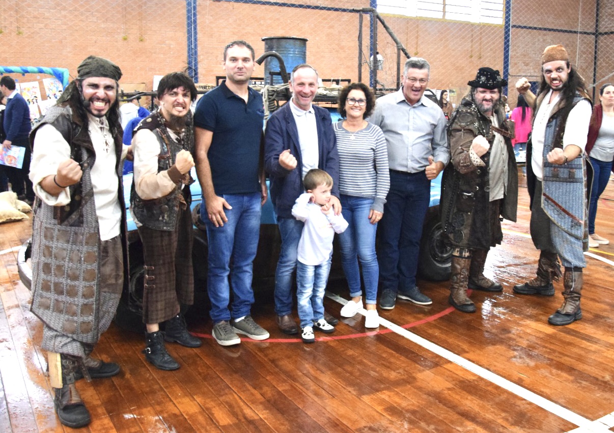 Vereadores prestigiam Café com Leitura - “Navegando pelas ideias”